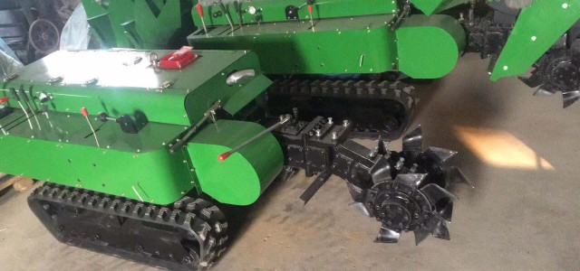 履帶式行走旋耕施肥松土機(jī) 多功能田園管理機(jī) 價格優(yōu)惠