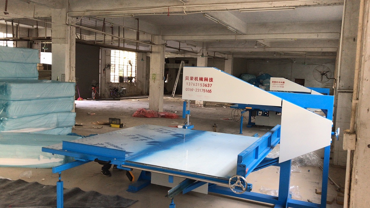 EVA小型型蜂窩紙板立切機(jī)，新型導(dǎo)電泡棉立切機(jī)