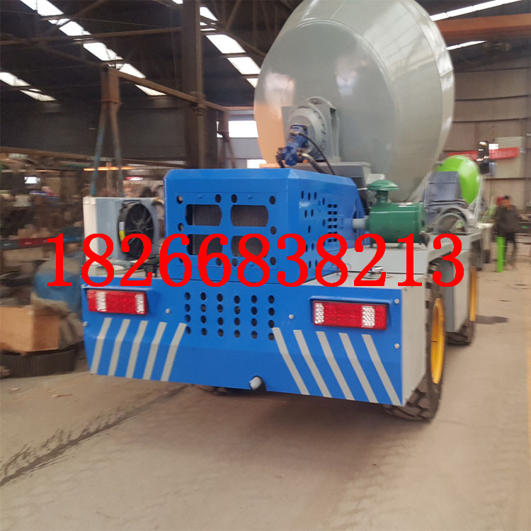 小型自上料攪拌車移動(dòng)式混凝土自動(dòng)上料運(yùn)輸車廠家直銷