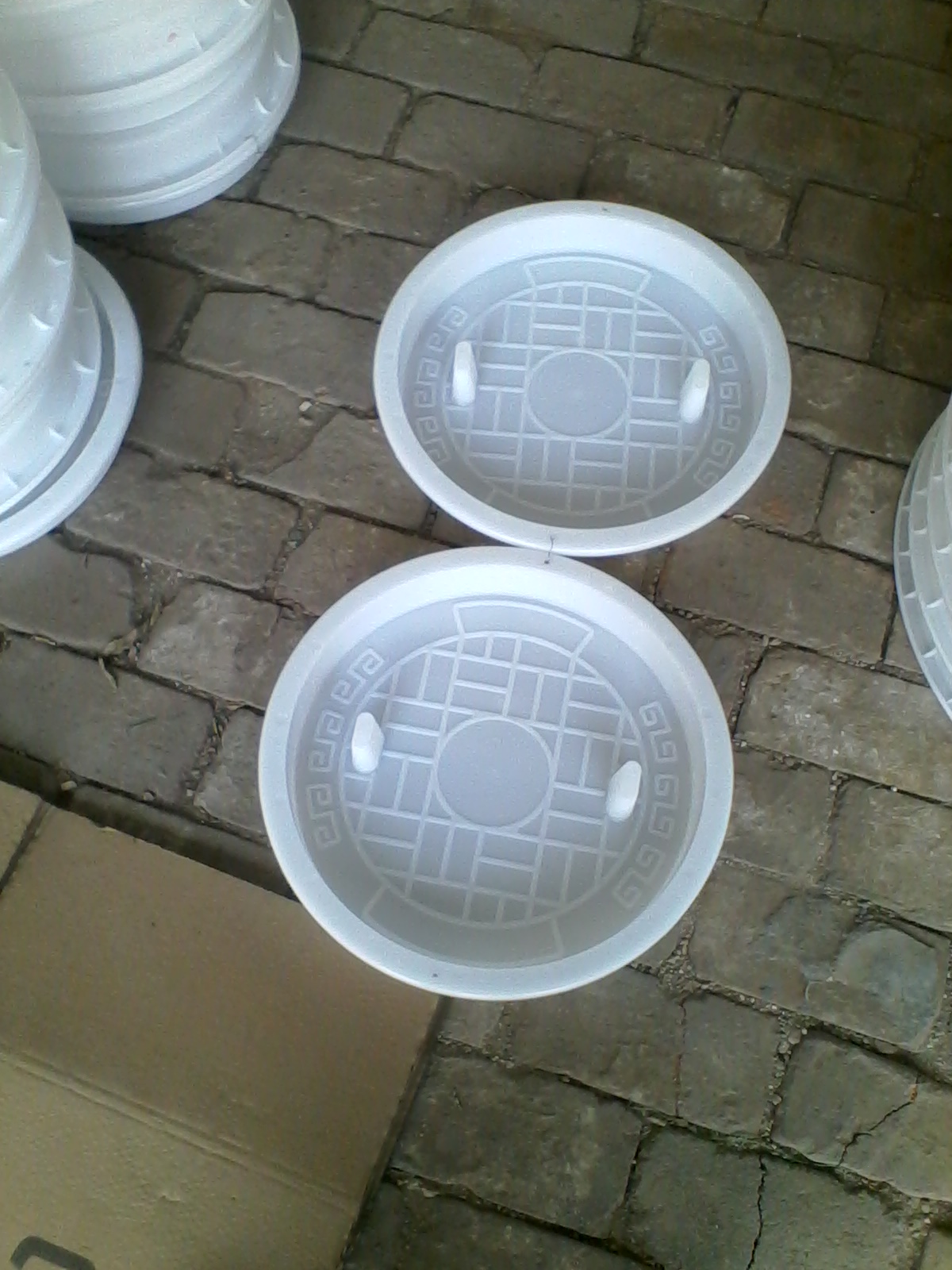 水泥預(yù)制井蓋塑料模具廠家 井蓋模具報價