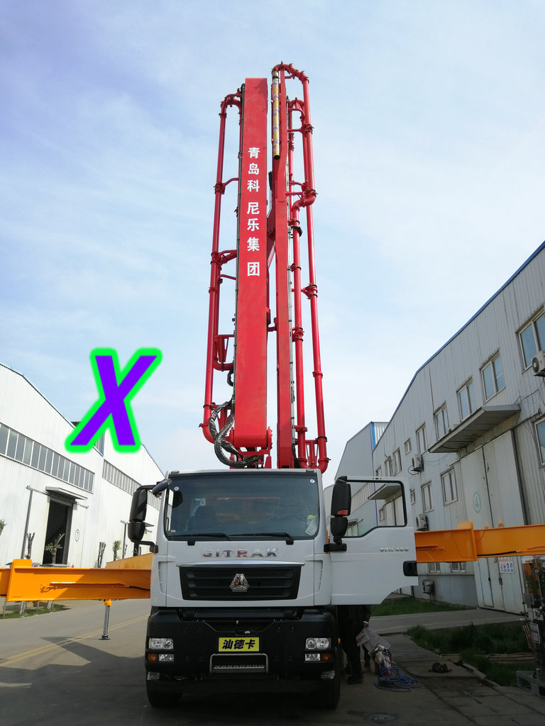 來科尼樂集團，選購重汽30/33米（T5G）混凝土泵車