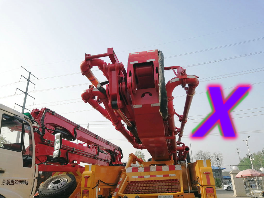 來科尼樂集團，選購東風隨專35米混凝土臂架泵車