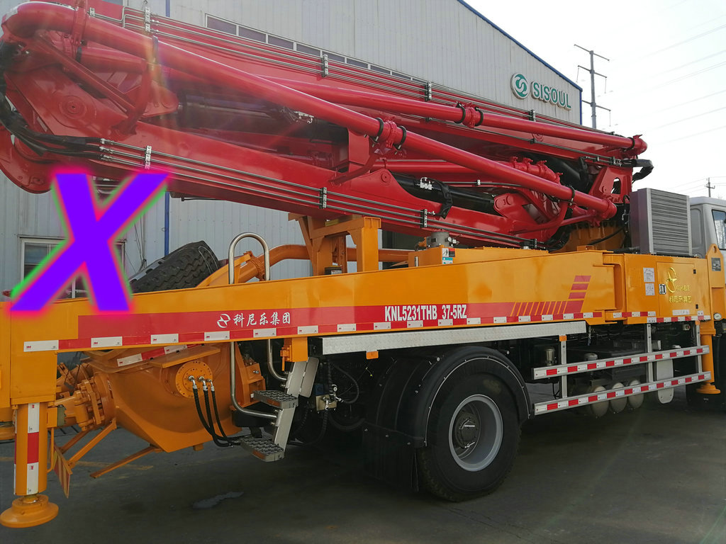 來科尼樂集團，選購重汽35/37米（T5G）混凝土臂架泵車