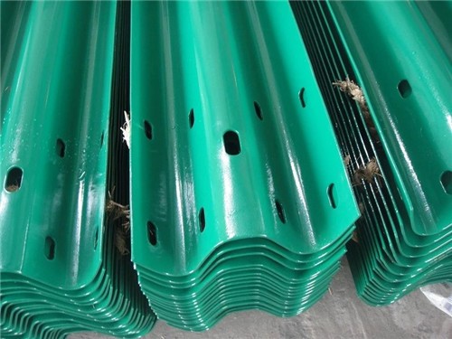 廠家供應(yīng)批發(fā)波形護(hù)欄板，道路護(hù)欄