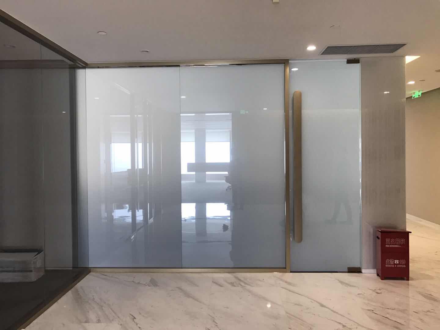 上海玻璃隔斷墻辦公室會議高隔斷鋁合金百葉墻鋼化玻璃間