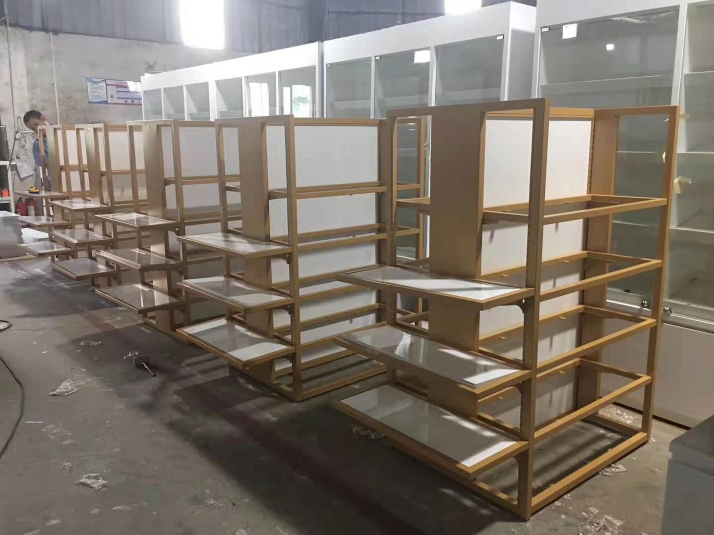 展柜定制讓人對(duì)產(chǎn)品眼前一亮,產(chǎn)生好感