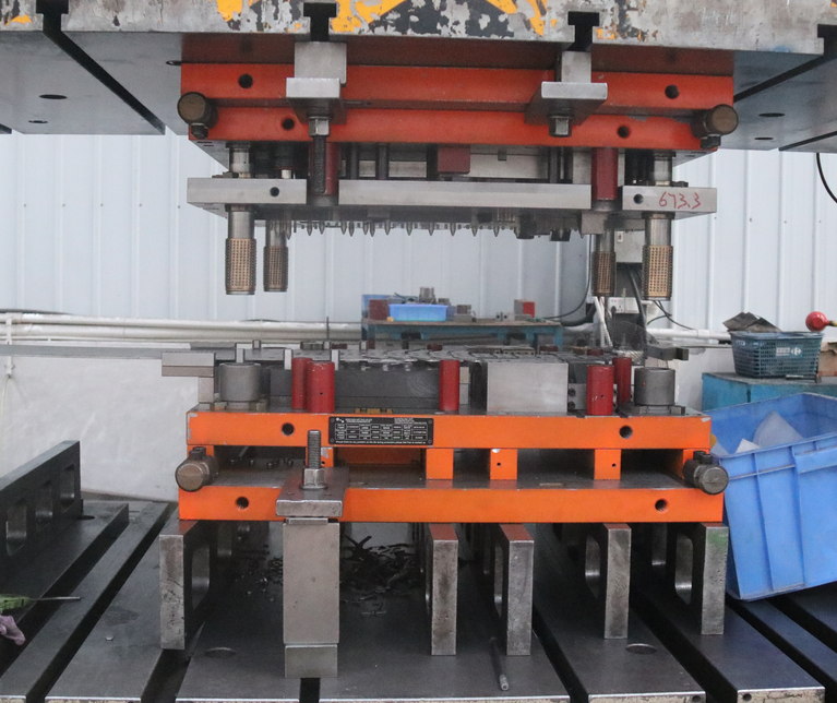 東莞市大型汽車沖壓模具設(shè)計制造