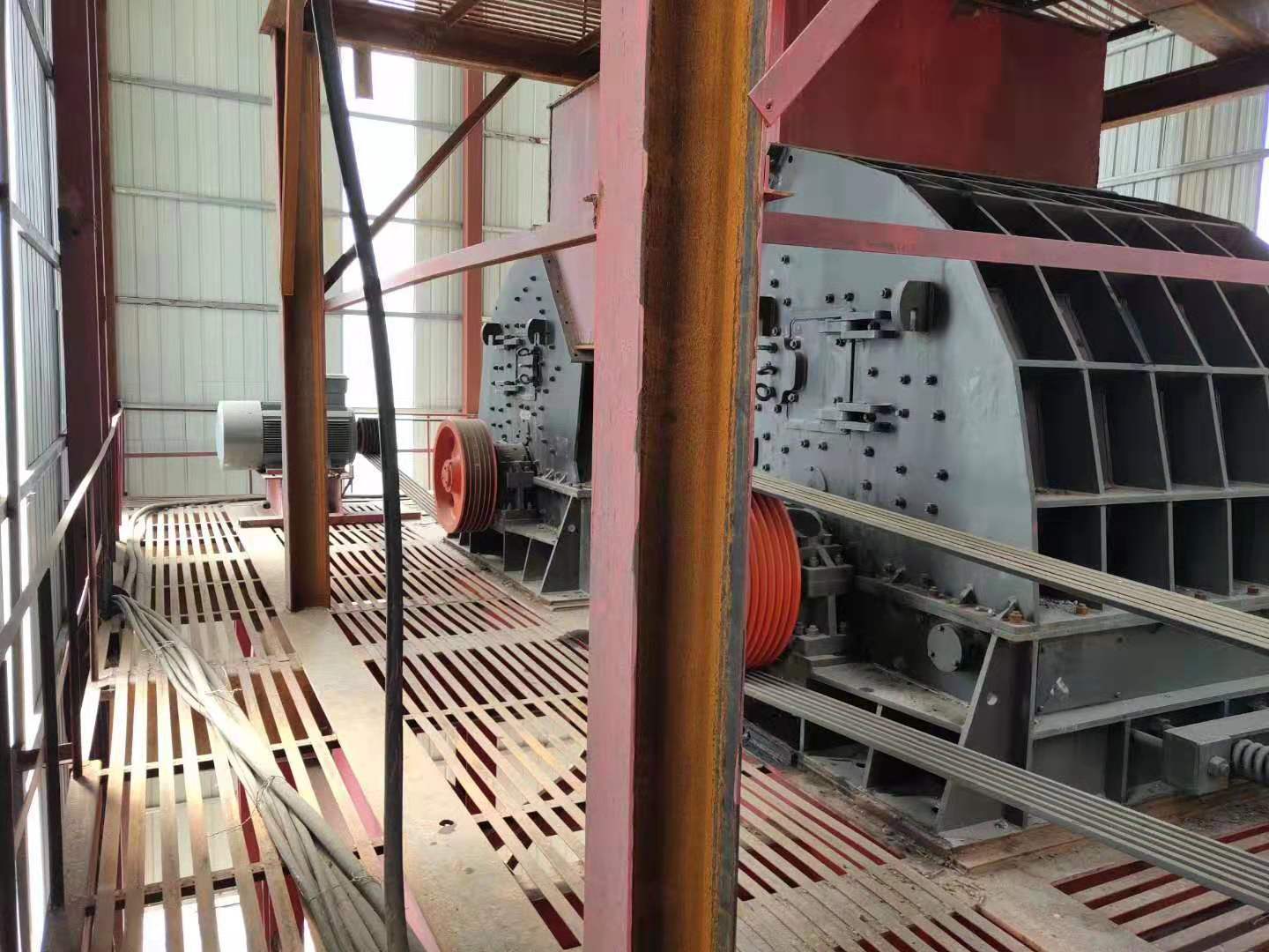 二手日產(chǎn)1萬噸砂石料生產(chǎn)線設(shè)備石料破碎機制砂機報價處理