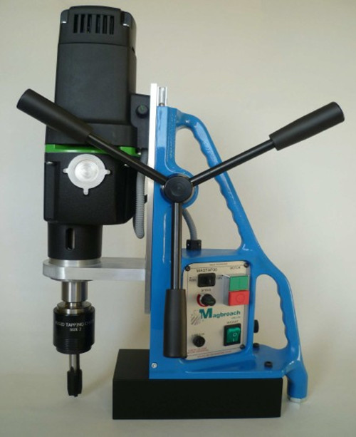 可攻絲，可鉆孔，擁有無(wú)級(jí)變速的英國(guó)麥格TAP30磁座鉆