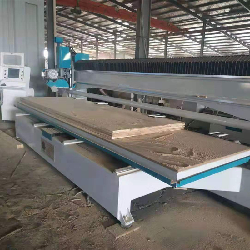 木工數(shù)控縱橫裁料鋸，全自動往復(fù)式裁料鋸，數(shù)控電子木箱裁料鋸