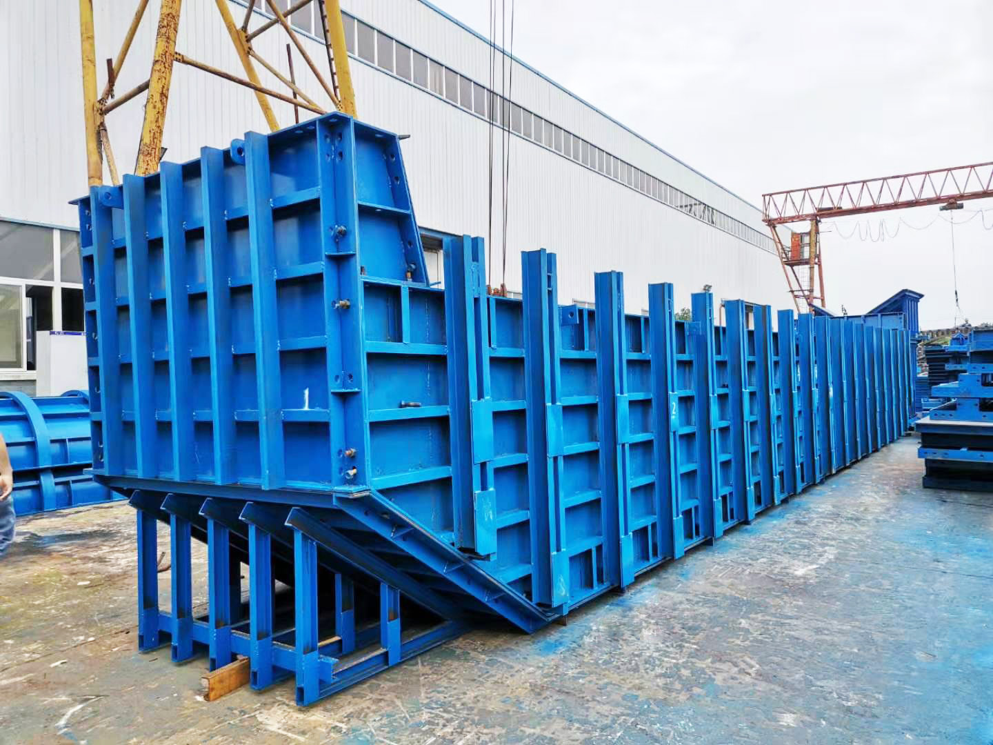 江西供應(yīng)定型鋼模板智能液壓臺車 廠家直營