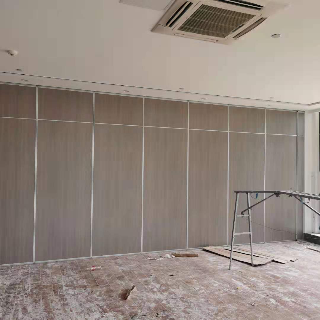瑞兆活動(dòng)隔斷。恩施活動(dòng)門，折疊門。推拉門