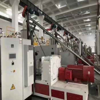 PET發(fā)泡地板墻板生產(chǎn)線(xiàn)設(shè)備工藝技術(shù)